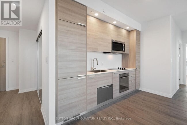 Building Photo - 75 Canterbury Pl