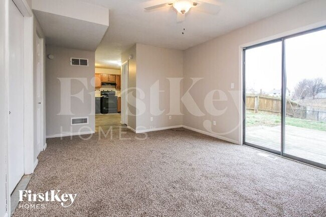 Building Photo - 104 Meadow Creek S Dr