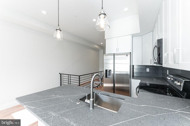 Foto del edificio - 2933 Salmon St