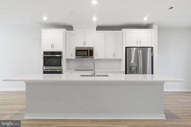 Foto del edificio - 2136 Glacier Rd