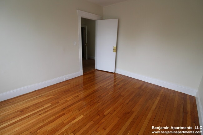 Building Photo - 450 Boylston St