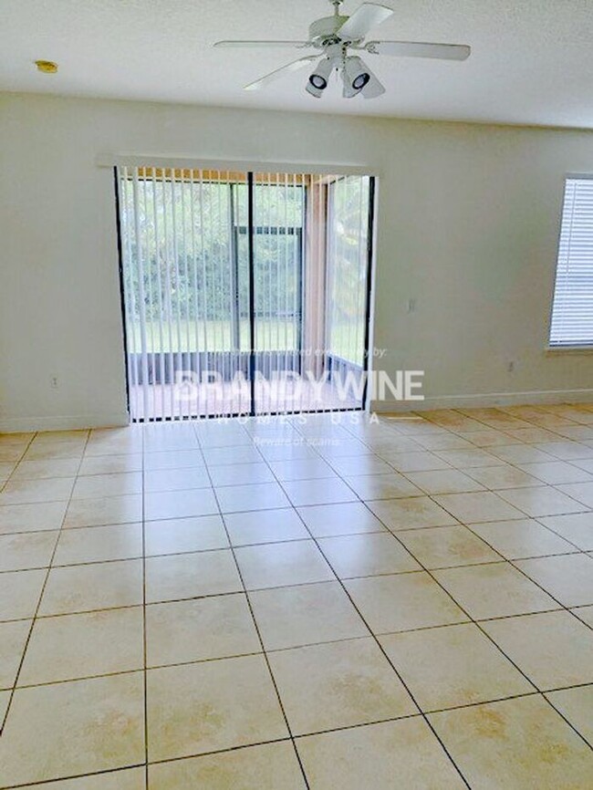 Building Photo - Gated Community of La Fortuna- Kissimmee