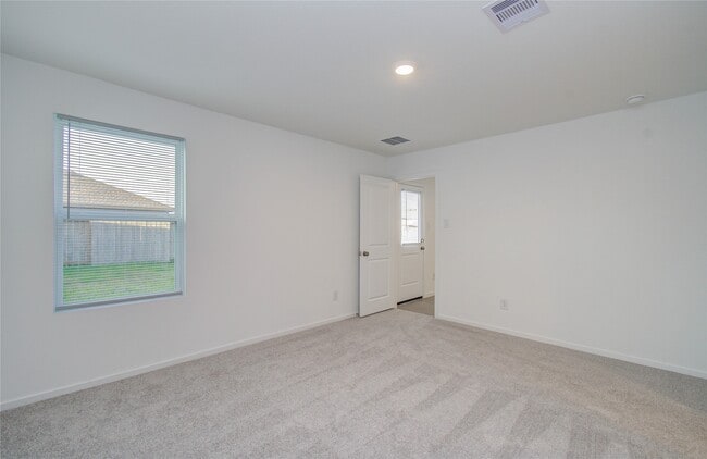 Building Photo - 25364 Carnation Ct