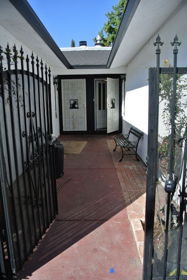 Foto del edificio - 2116 Manzanita Way