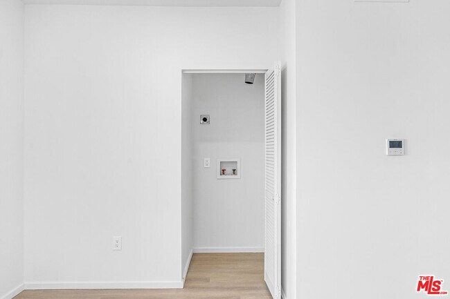 Foto del edificio - 1227 N Berendo St