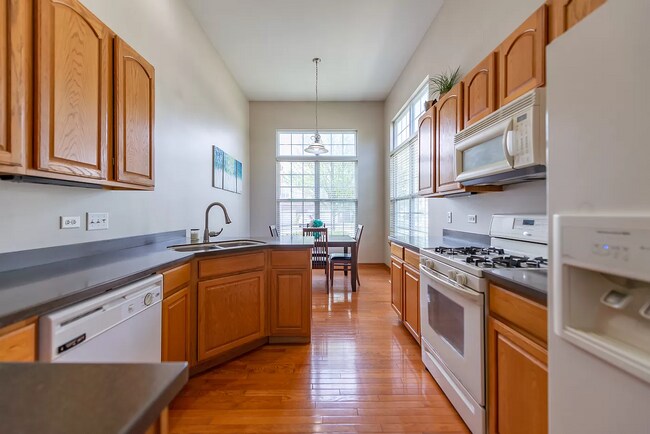 Building Photo - 168 Fountain Grass Cir
