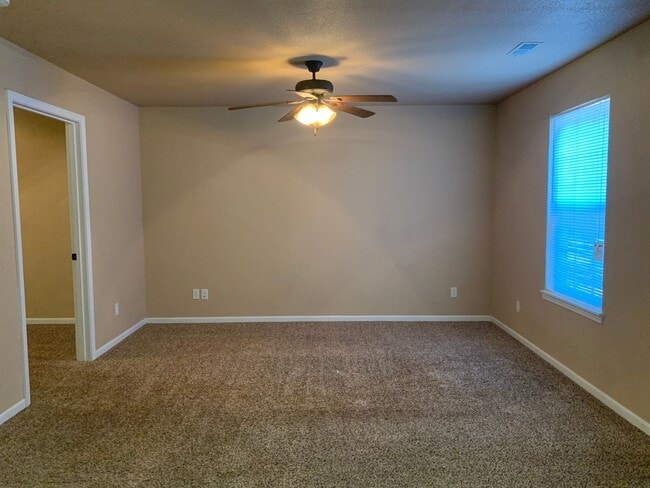 Building Photo - 16529 Hunters Ridge Ln