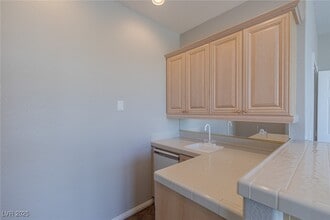 Building Photo - 2461 Ping Dr