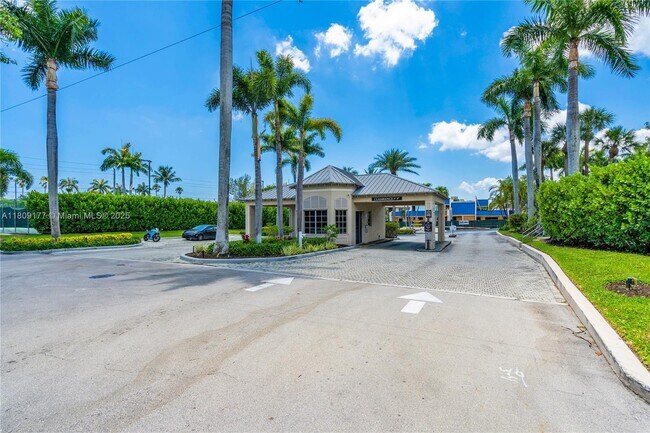 Foto del edificio - 12 Royal Palm Way