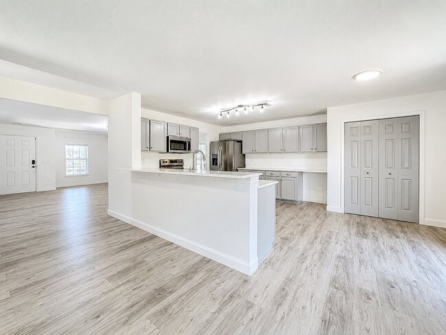 Building Photo - 13841 Chihuly Ct