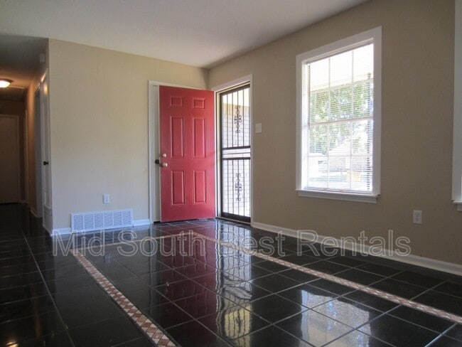 Foto del edificio - 3286 Sweet Springs Dr