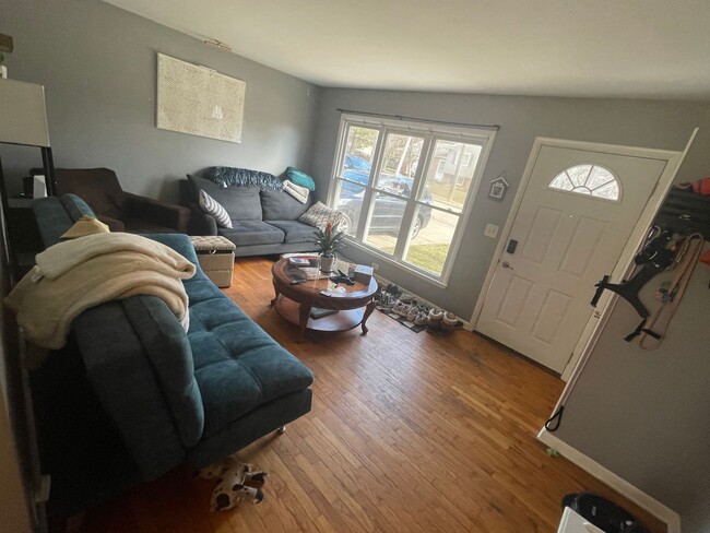 Building Photo - Excellent 4 bedroom home in great neighbor...