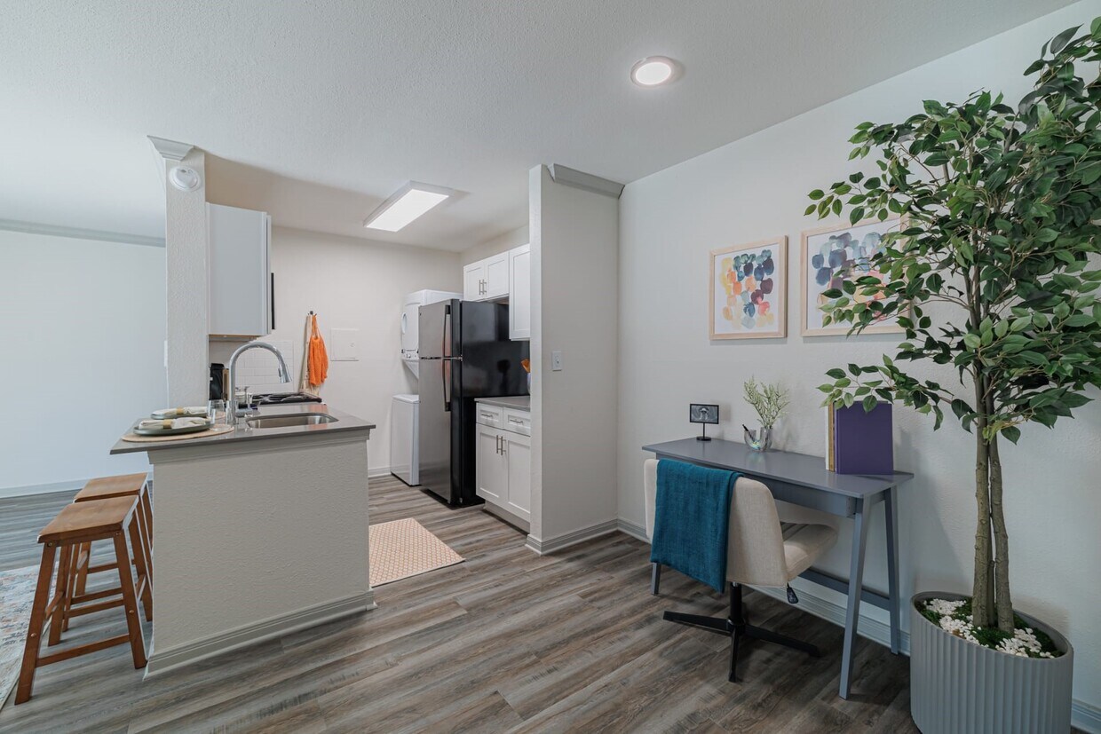 Foto principal - 200 Hollow Tree Ln