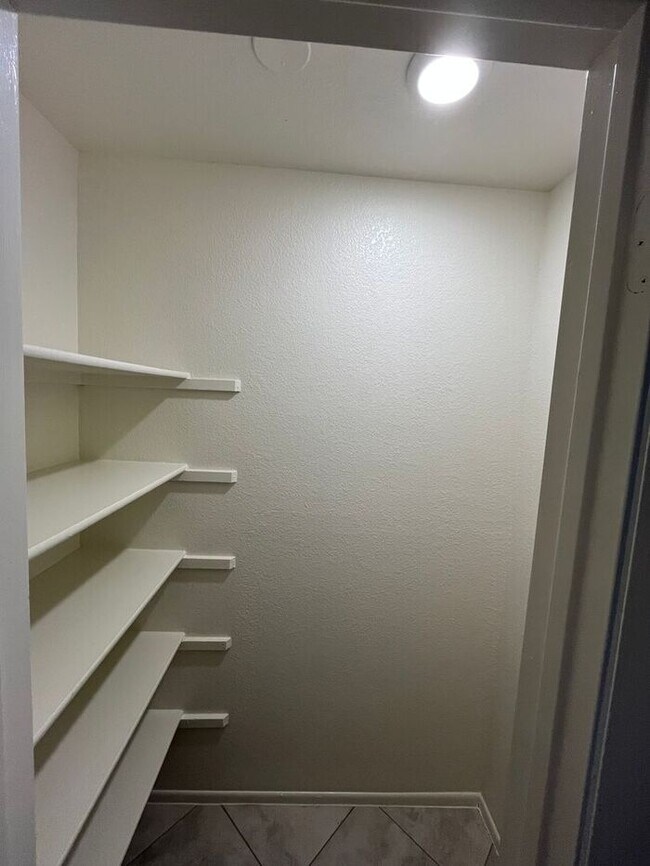 Building Photo - Welcome Home to El Diablo Apartments – 2 Bedroom 1 Bathroom in the Heart of Tempe!