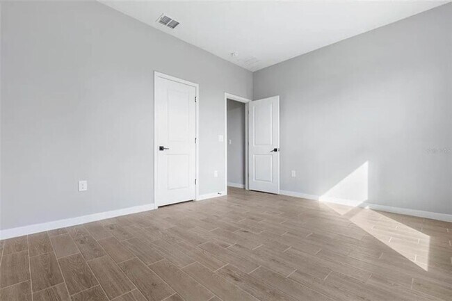 Building Photo - Brand New Townhome Overlooking the 15th Fairway