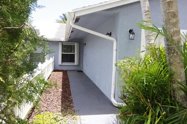 Building Photo - 134 Sparrow Dr