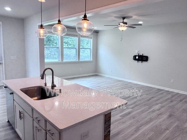 Building Photo - 1020 Garrow Dr