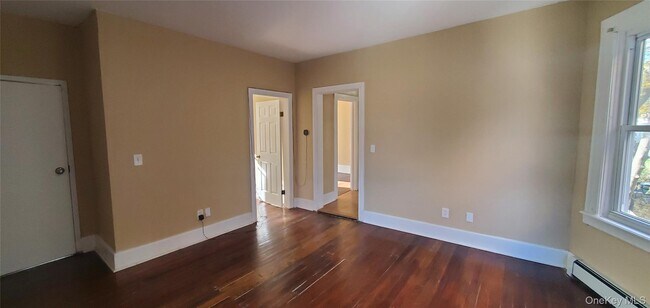 Foto del edificio - 197 Winnikee Ave