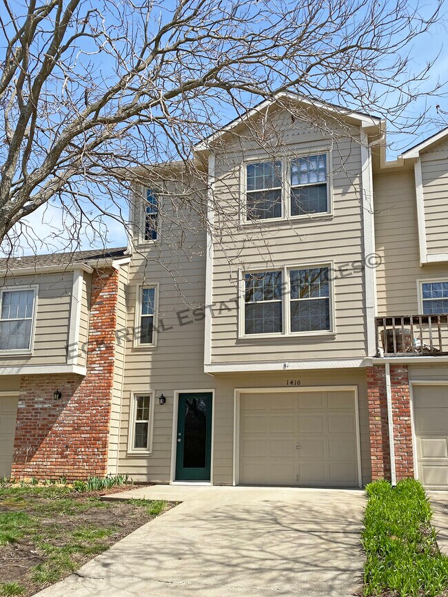 Foto del edificio - 1410 Anthony Michael Dr