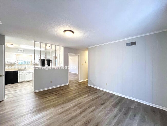 Foto del edificio - 8405 Greenbrook Pkwy