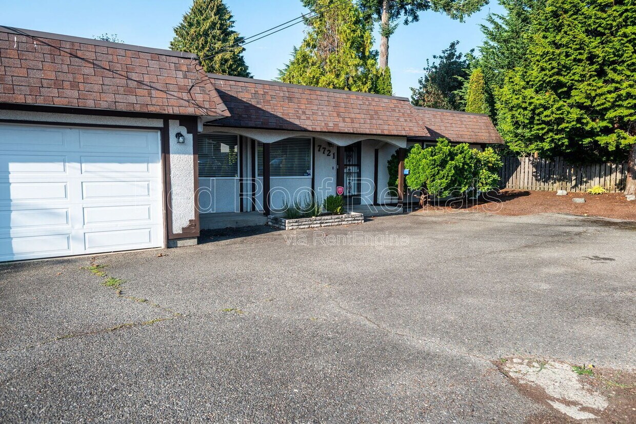 Foto principal - 7721 23rd St W