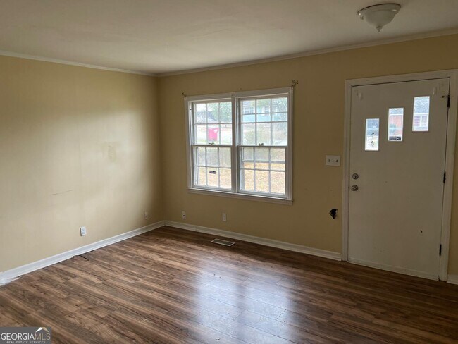 Foto del edificio - 3123 Brownell Ave