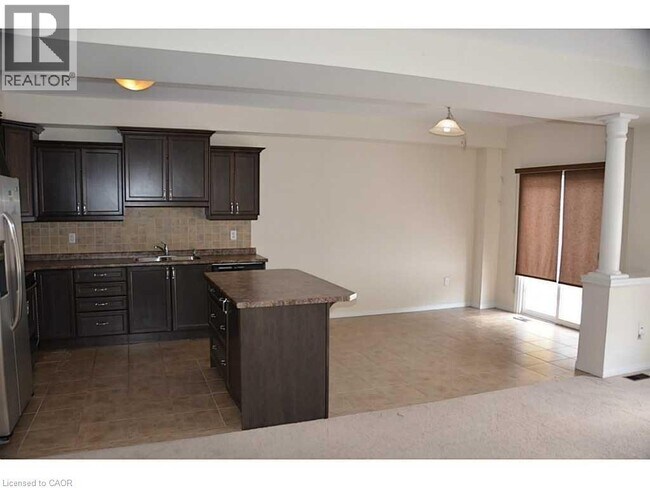 Building Photo - 327 Stonehenge Dr
