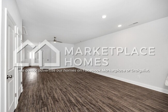 Foto del edificio - 417 Edgebrook Dr