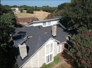 Building Photo - 2015 Fleur De Lis Ct