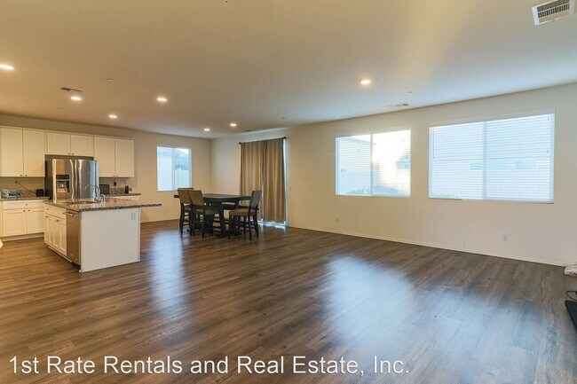Building Photo - 4 br, 3 bath House - 991 Donner St