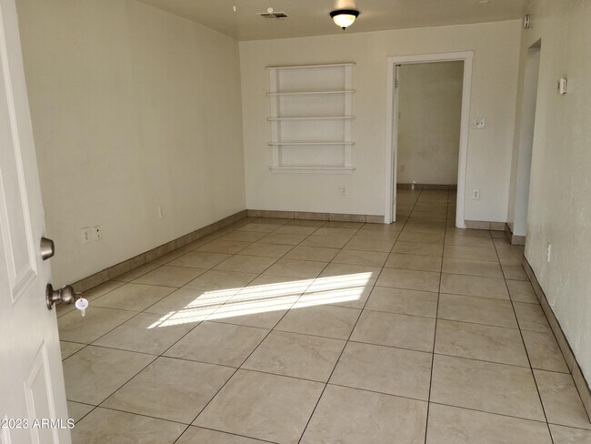 Foto del edificio - 2540 West Campbell Ave