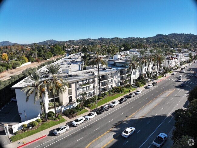 Exterior 3D - Plaza at Sherman Oaks