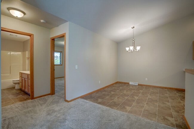 Foto del edificio - 4544 Windsor Rd