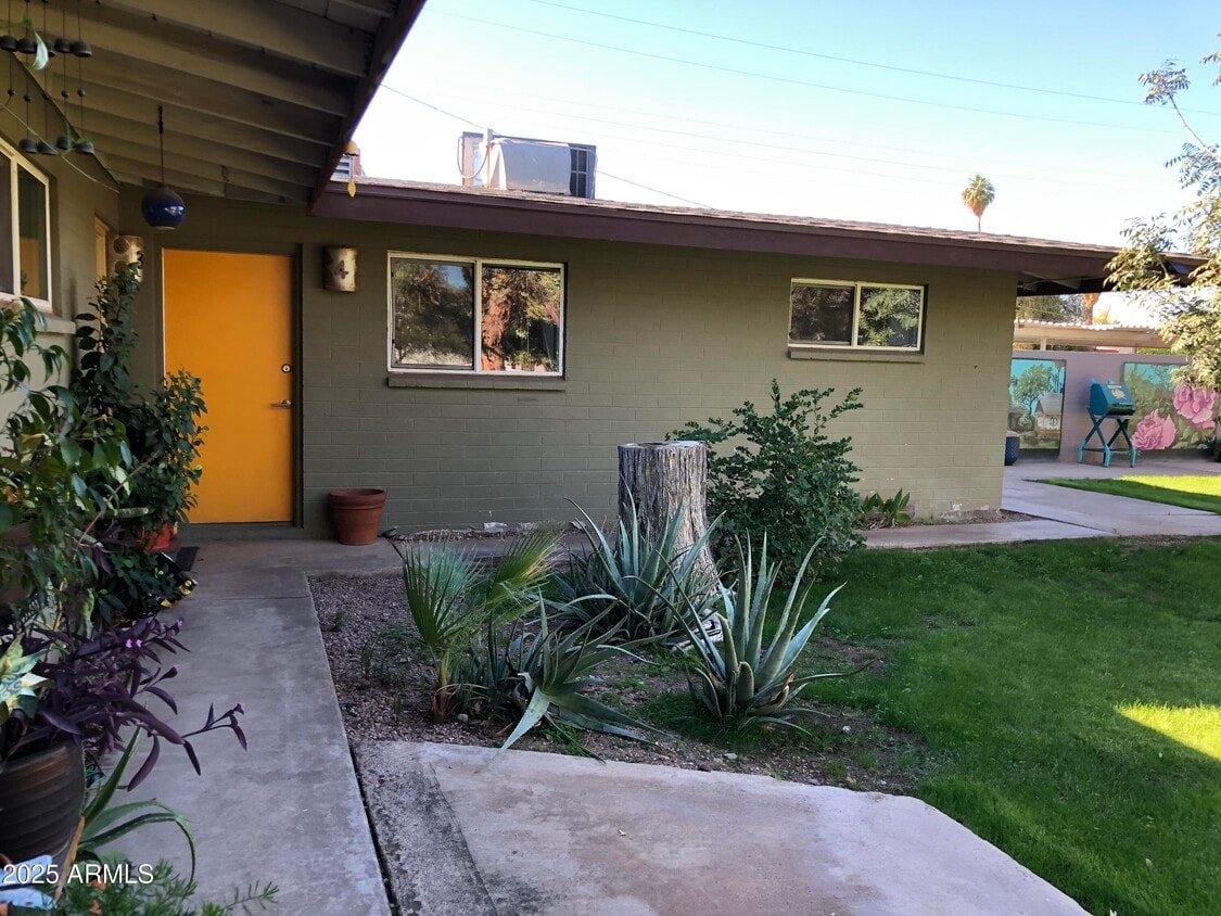 Foto principal - 2020 S Granada Dr