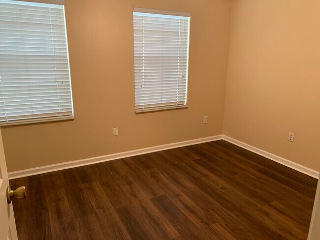 Foto del edificio - 2896 Woodlands Park Ct