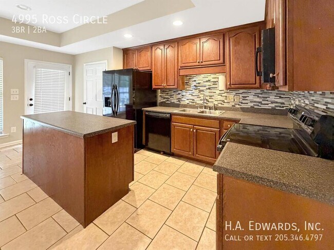 Foto del edificio - 4995 Ross Cir