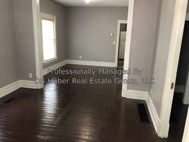Building Photo - 511 S Hosmer St