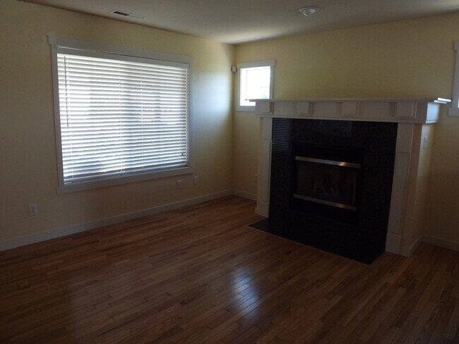 Building Photo - 18616 94th Ln E