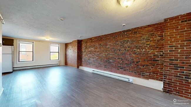 Building Photo - 151-153 Meridian St