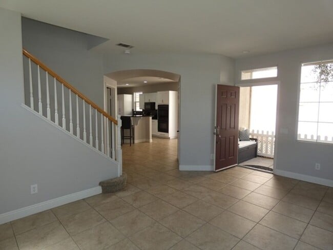 Building Photo - Spacious 4 Bedroom Home In Arborwalk