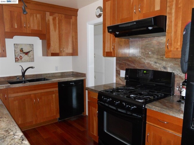 Range - 19358 San Miguel Ave