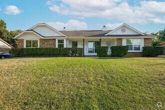 Building Photo - 423 Augustine Dr