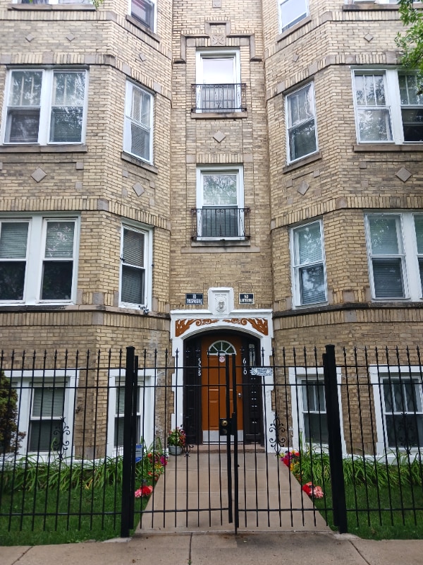 Photo - 608-610 N Spaulding Ave (Chicago, IL)