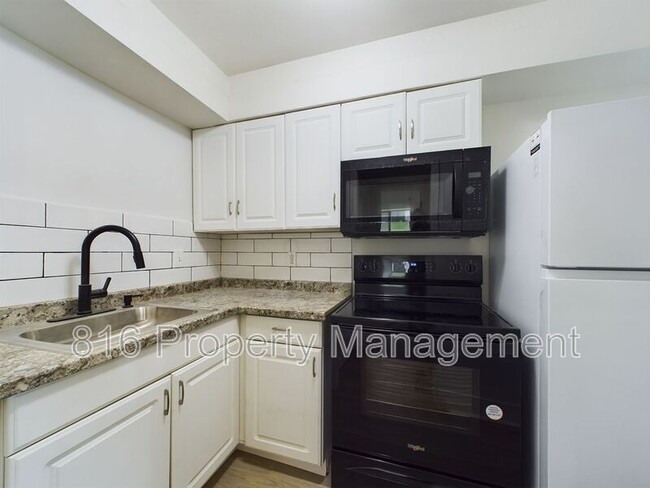 Foto del edificio - 15411 Barat Ave