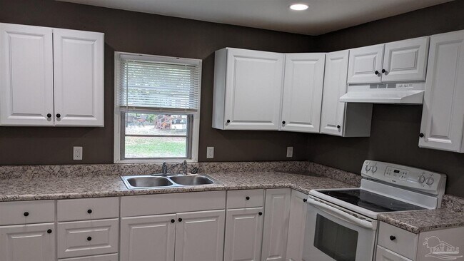 Foto del edificio - 8320 Binkley St