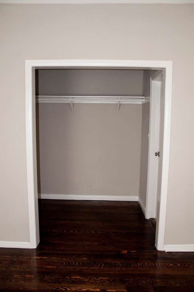 President Apartments Rentals Los Angeles, CA