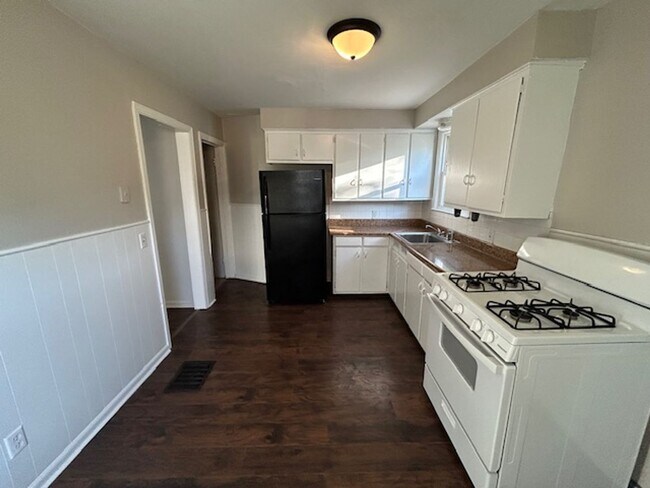 Foto del edificio - 4027-4029 Gary Ave
