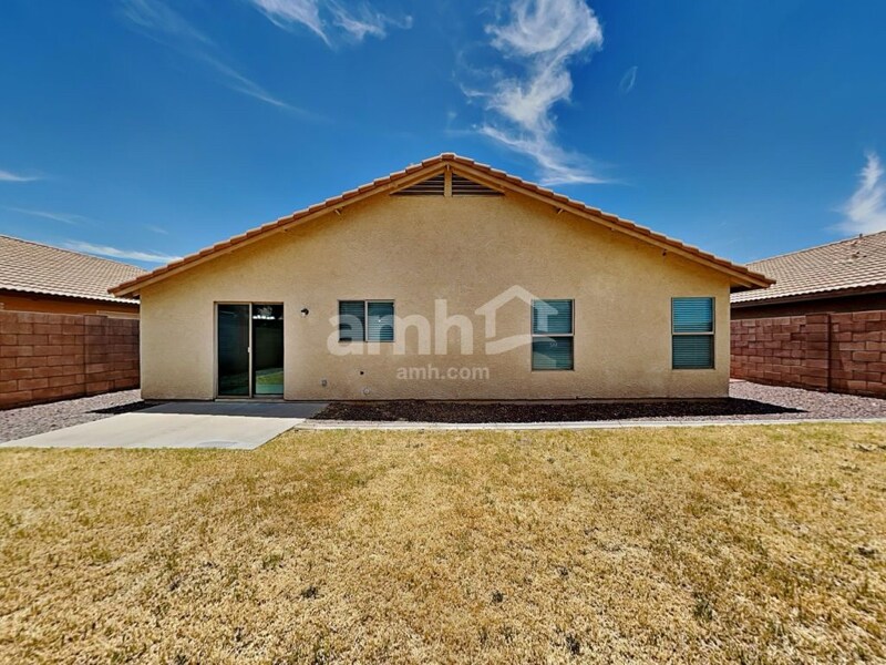 Foto principal - 8956 W Charleston Ave