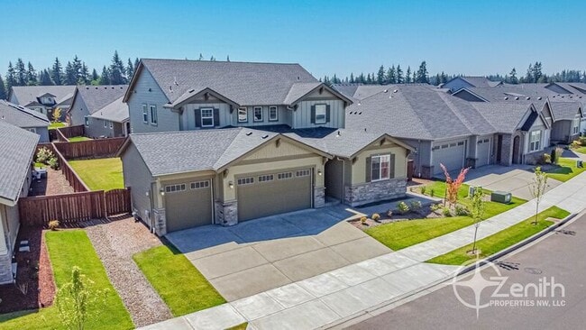 Building Photo - 4837 S 16th Dr