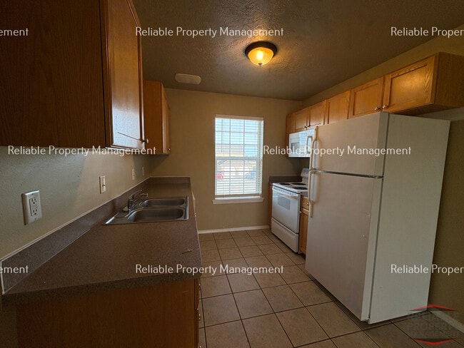 Building Photo - 577 Caribou St